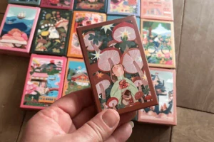 Puzzle do kapsy Pod houbami (99 dílků, 10 x 14 cm) 