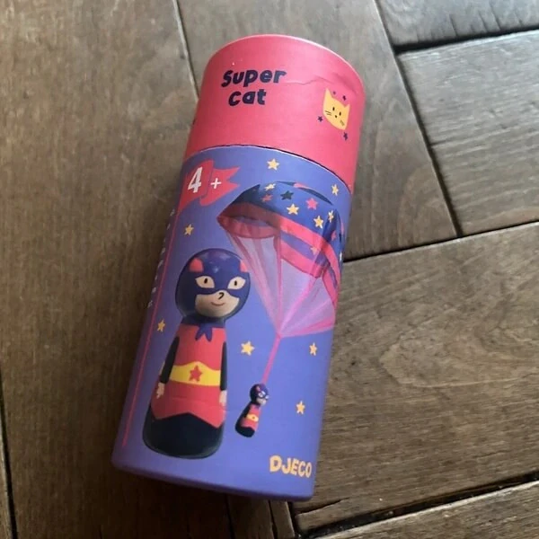 Dřevěný parašutista Flying Heroes - Super Cat