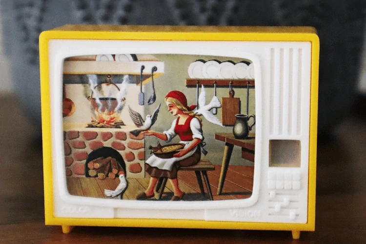 Popelka - klikací TV (retro hračka)