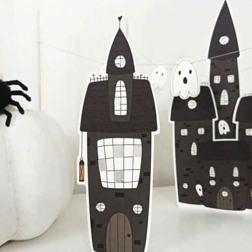 Strašidelné městečko - girlanda na Halloween (3 domečky a 6 duchů)