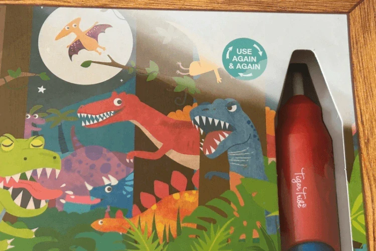 Vodní omalovánky Dinosauři - 4 obrázky /Magic Painitng World