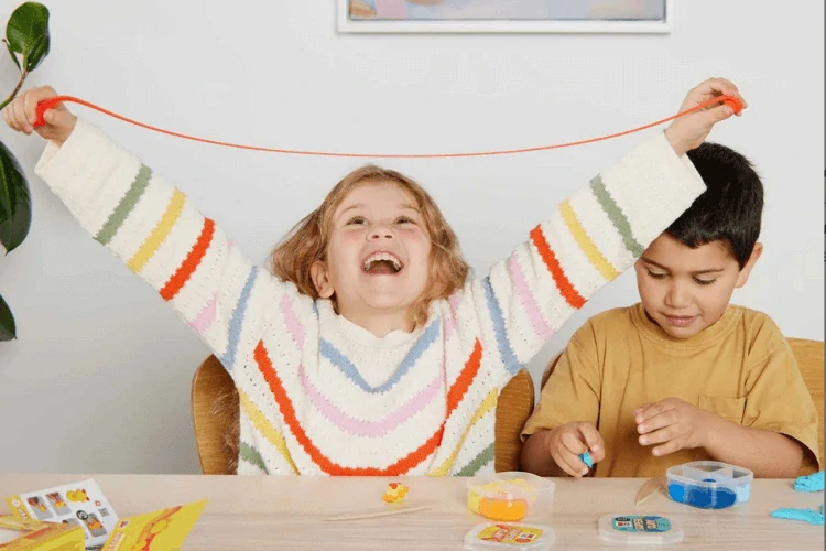 Tiger Tribe Super Clay - Sada 4 plastelín - kuřátko a sluníčko