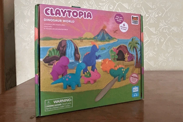 Tiger Tribe Claytopia - plastelina (16 barev), dekorace a scenérie - Dinosauři